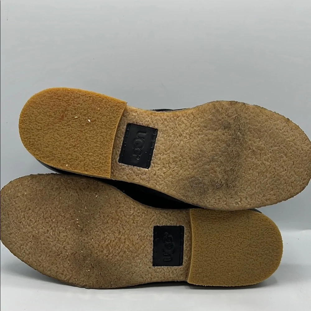 UGG‎ Sz 8 Leighton Black Tan Chukka Boots Minimalist Design